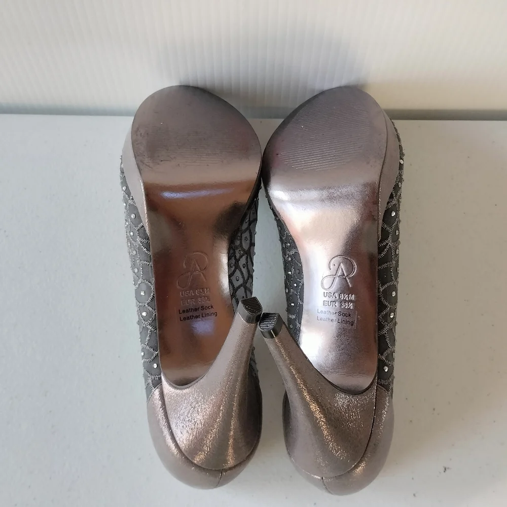 Adrianna Papell Foxy Silver Embellished Mesh Heels Pumps 8.5 Wedding Formal